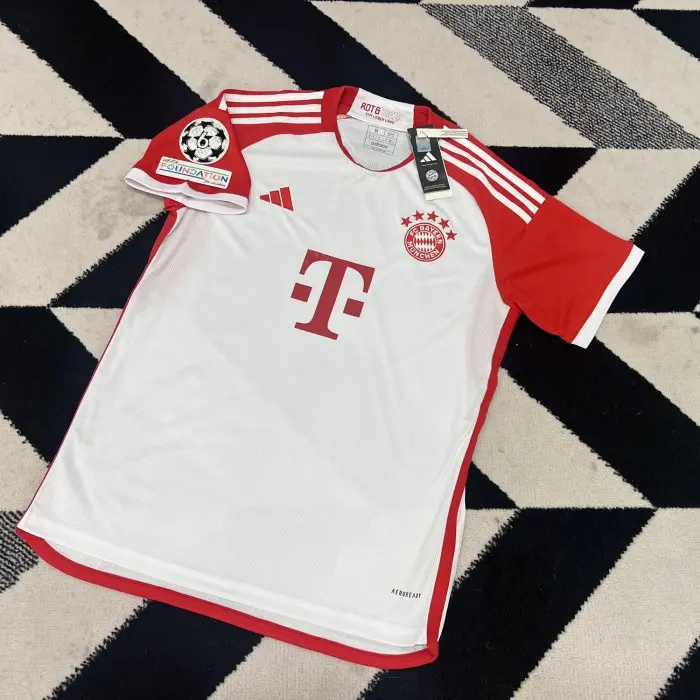 JERSEY BAYERN MUNCHEN HOME FULL PATCH UCL 2023 2024 JERSEY BOLA FULL UCL
