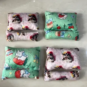 Set bantal-guling untuk sugar glider bahan bludru selimut