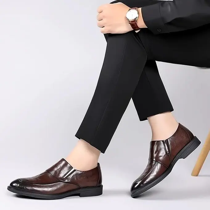 Sepatu kulit sapi asli pria terbaru tahun 2025, cocok untuk berbagai pakaian, anti licin, sepatu santai, tidak membuat kaki berbau, sepatu pria. 6
