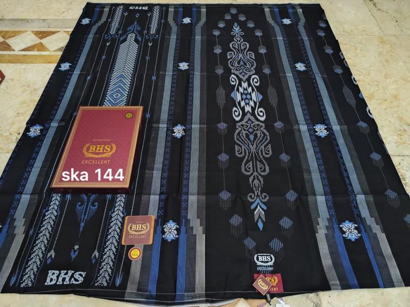 Product Introduction of Sarung BHS Excellent gold silver 1
