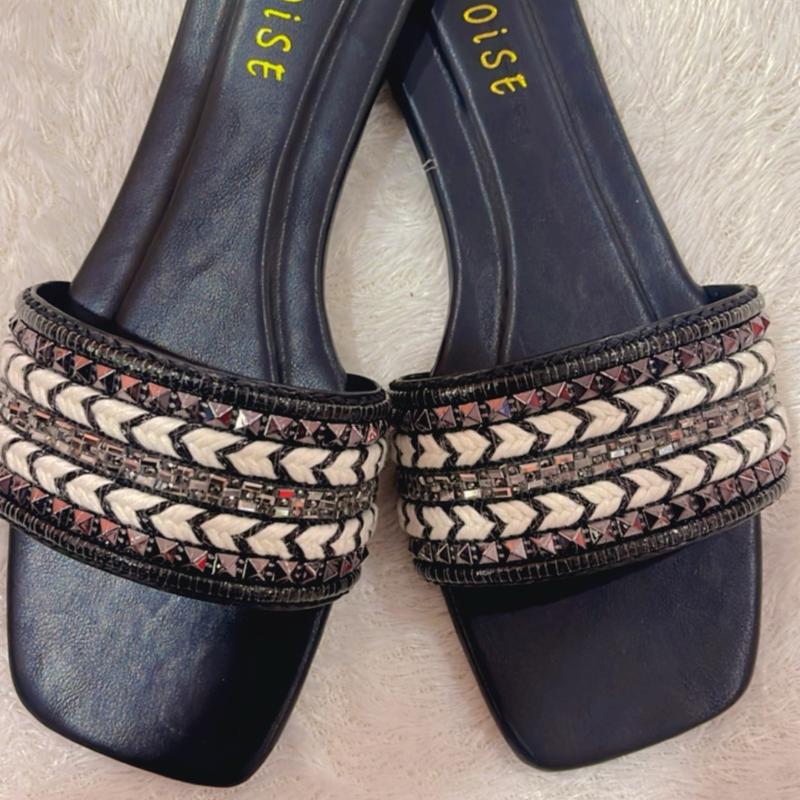 Eloisee NARA Sendal Flat Wanita/ Sendal Teplek / Sendal Slop Wanita / Sendal Wanita Kekinian / Sendal Viral Sandal Hitam Cewek 2