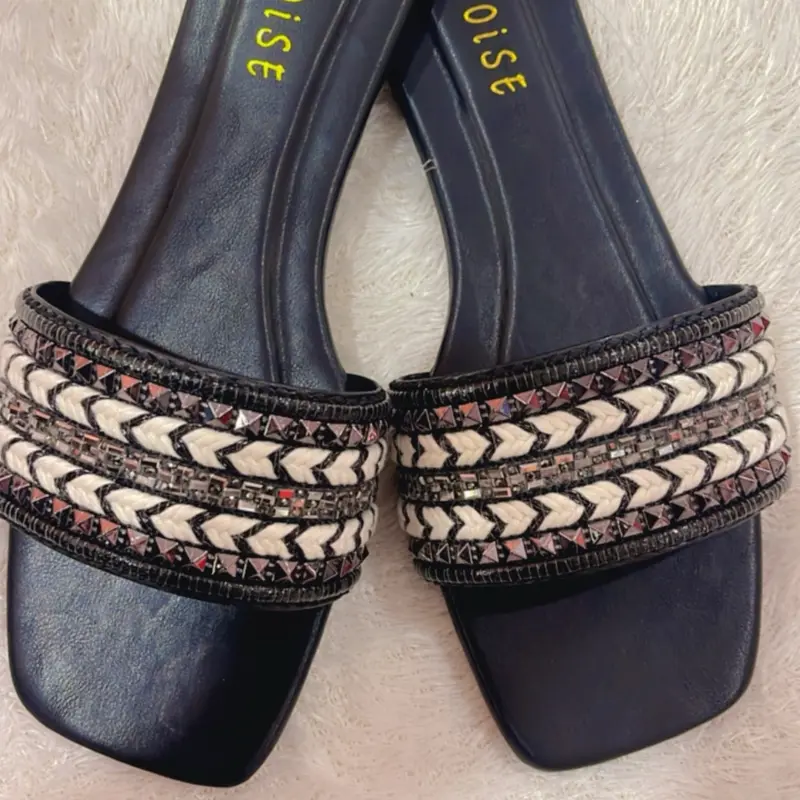 Eloisee NARA Sendal Flat Wanita/ Sendal Teplek / Sendal Slop Wanita / Sendal Wanita Kekinian / Sendal Viral Sandal Hitam Cewek 2