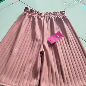 Celana Pendek Knit Maxiline Anak Perempuan Usia 4-12 Thn Cantik & Lucu Bahan Premium Kancing Tempel Cocok Sehari-hari & Kado Ulang Tahun Model Kekinian Warna Polos Elegan