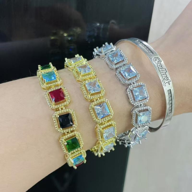 Product Introduction of Retro light luxury geometric inlaid with color diamond small niche high-grade sense Gong Yanfeng bracelet New alloy color square temperament bracelet women's fashion simple hand decoration 2