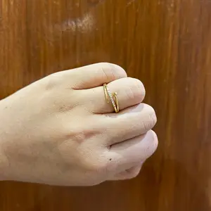 Cincin Titanium paku permata mewah elegan