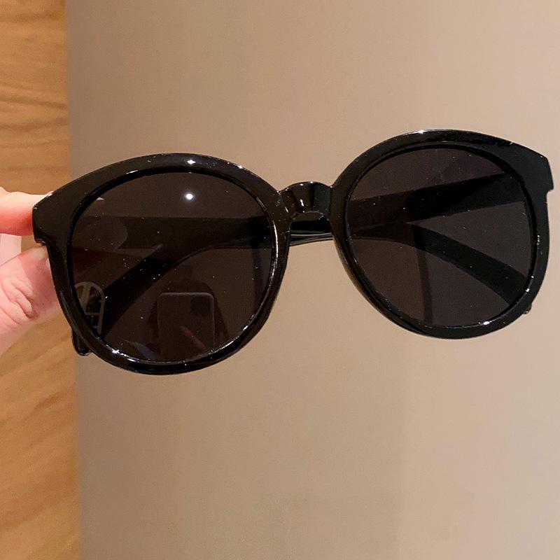Product Introduction of Kids Black Sunglasses Outdoor Boys Girls UV Protection Glasses 4