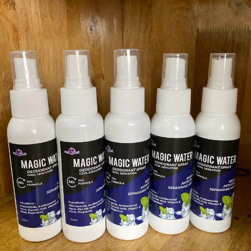 DEODORANT SPRAY DENGAN KANDUGAN ANTI BACTERIAL, ANTI BAU BADAN PLUS BISA MEMUTIHKAN KETIAK HARGA MURAH  GAK AKAN  NINGGALKAN  NODA PUTIH ATAU KUNING DI BAJU TIDAK BERBEKAS. ADA KANDUGAN  PENCERAH NIACINAMIDE , GLYCOLIC ACID, VIT E.   Buruan harga 10.000 2