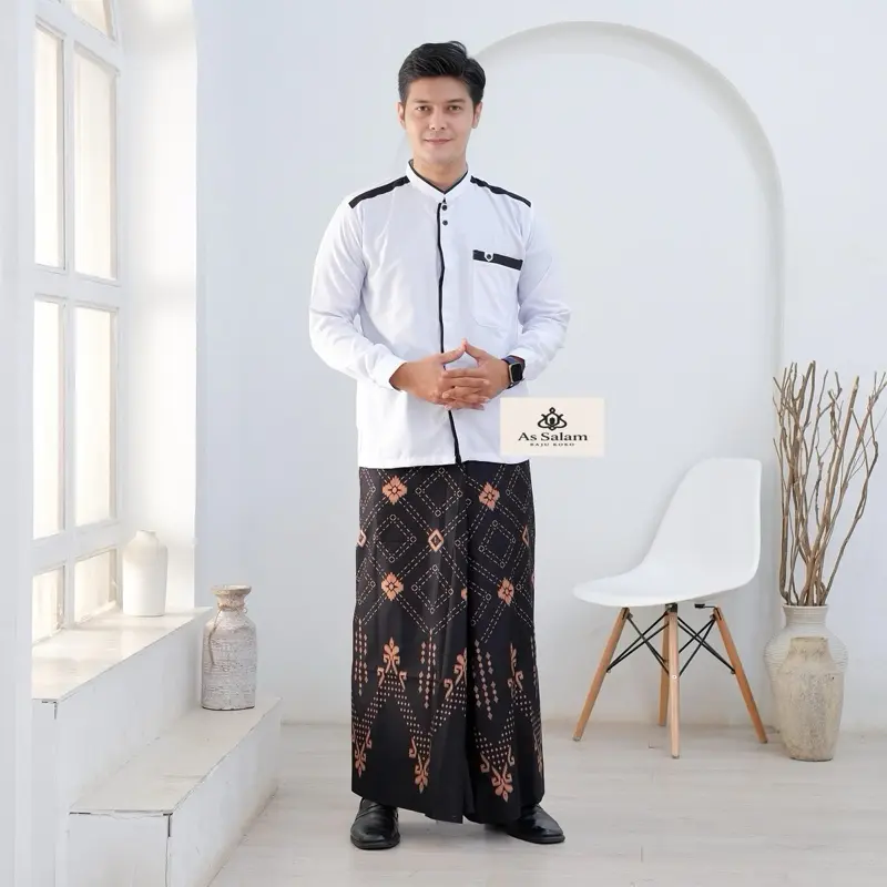 Paket Bundling Sarko Sarung Batik Sarwon Hitam dan Baju Koko Putih Lengan Panjang Pria Muslim Dewasa