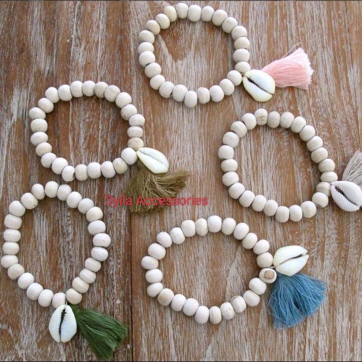 Gelang manik manik kayu dengan tassel dan kerang 0