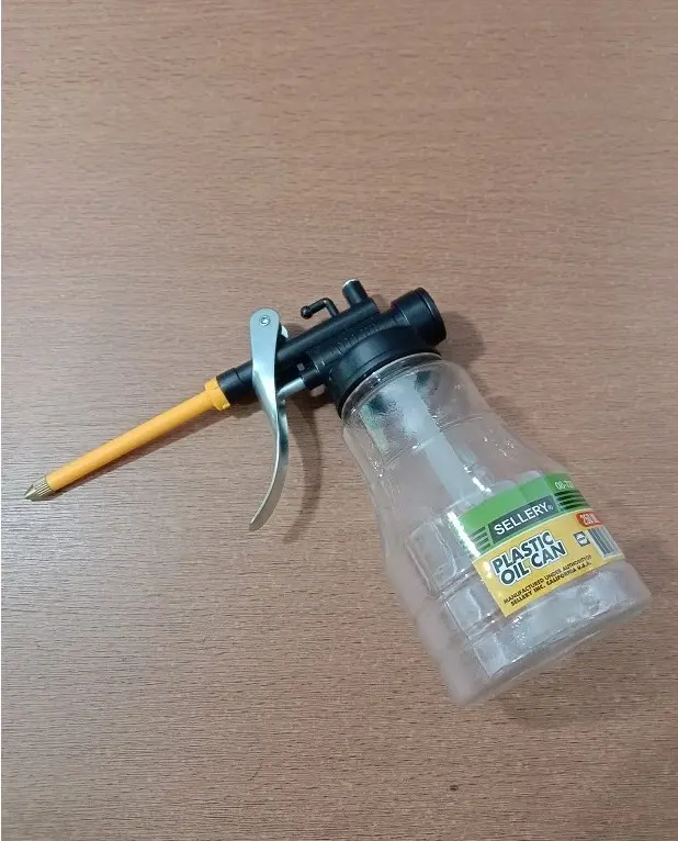 oil can semprotan minyak oli pompa tangan oli botol tempat oli 250 ml Plastik 3