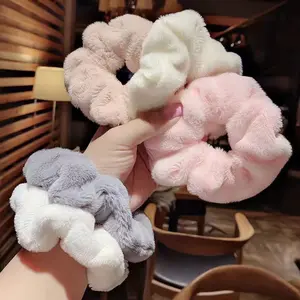 Ikat rambut scrunchie cempolan rambut lingkar besar