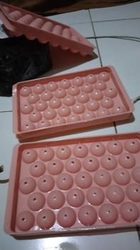 Product Review of Cetakan Es Batu / Cetakan Jelly / Cetakkan Serbaguna / Cetakkan Plastik ES Bulat Cream Kitchenware from b**a E** 1