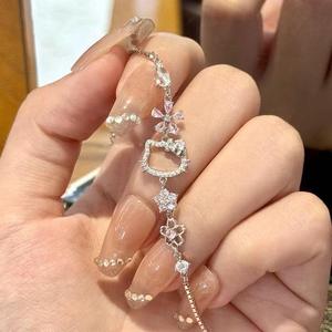Vòng tay đính đá zircon lấp lánh, dễ thương và tinh tế, chất lượng cao.