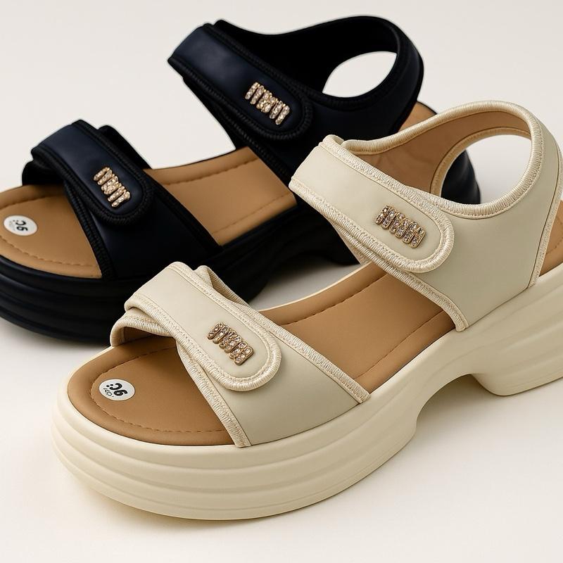 Dép Sandal Nữ Quai Dán Đế Nhẹ êm Chân Cao 5cm -2025 Màu Kem/Trắng Ngà & Đen Logo Kim Loại Sang Trọng Size 35-39 Thoải Mái Cho Bàn Chân