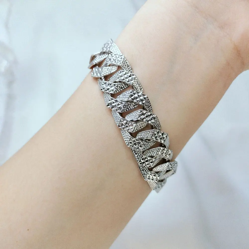 sisik ukir lebar. klipjam