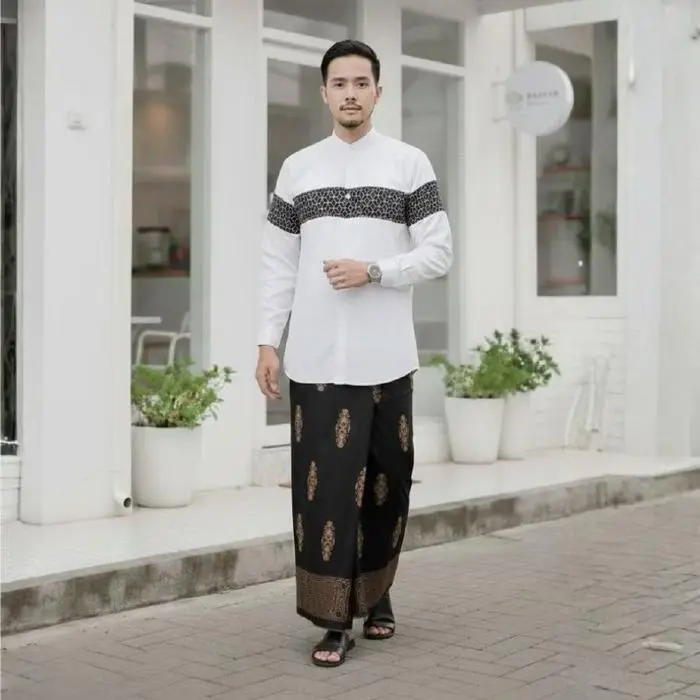 KOBATA PUTIH+SARUNG