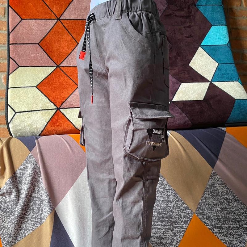 Celana Kargo Anak Cowok usia 4-15 Tahun / Celana Chinos Panjang Anak / Celana Anak Murah / Celana Chinos Cargo Anak Laki- Laki / Celana Jeans Anak Laki / Celana Jeans Panjang Anak Tali Pinggang /  Celana Panjang Anak Cowok Fashion Bordir Terbaru Abu-Abu 7