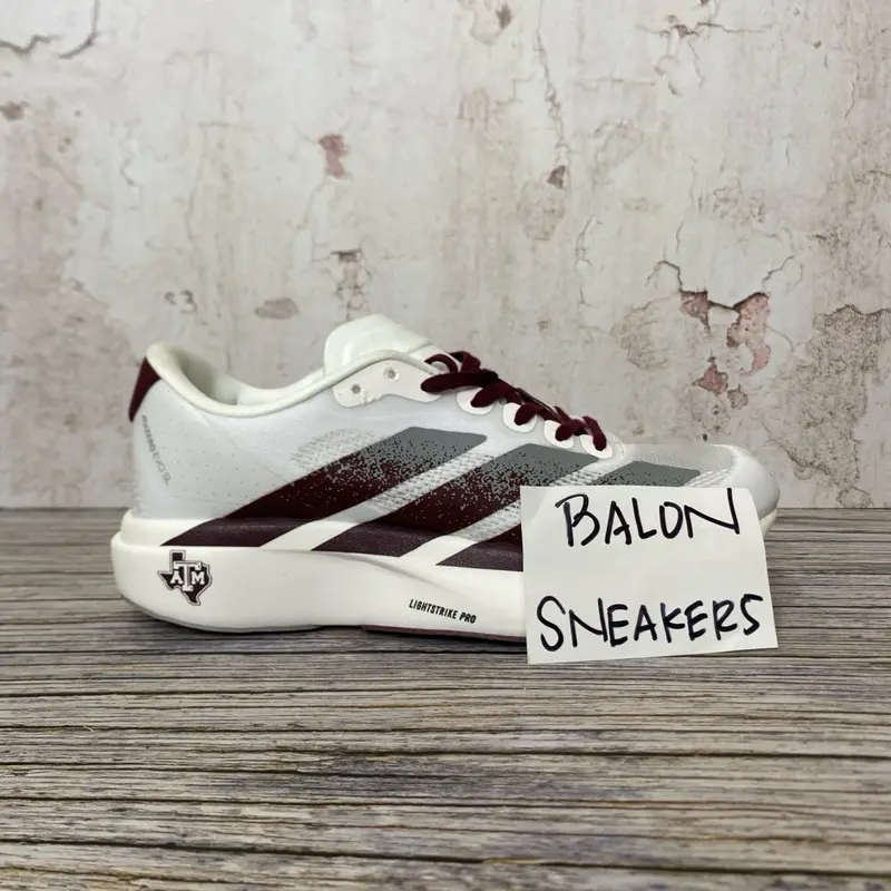 white gradasi maroon