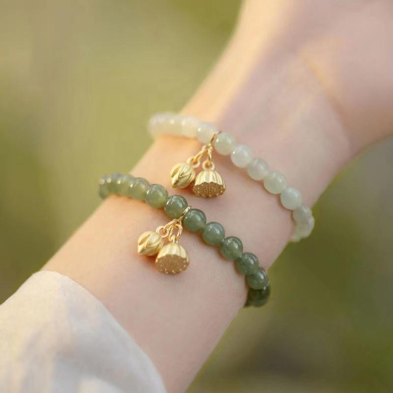 Product Introduction of Ladies Classic Green Bead Bracelet Brass Gilding Lotus Pendant Exquisite Girl Gift 15