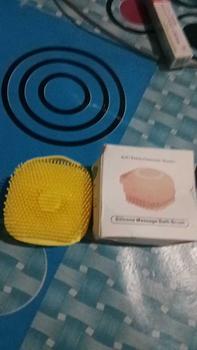 Product Review of Sikat Mandi Dispenser Silicon /Shower Brush Silicon / Sikat Silicone Lembut Dispenser Sabun Mandi   Silikon from C**🐣 0