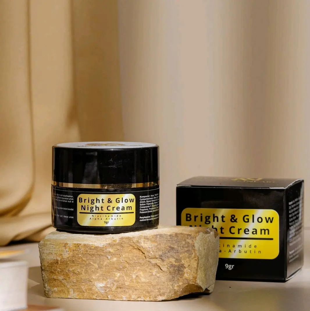 Perawatan Wajah dengan Krim Malam Pelembab - Moisturizer Mencerahkan