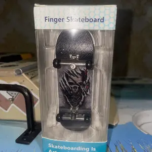 Wooden Finger Skateboard Maple Wood Dengan bantalan anti Mini Fingerboard Jari Mainan Anak Finger Toys