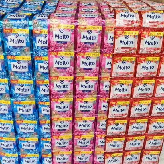 PROMO MOLTO CAIR 500an  ISI 104 PCS / 8 RENCENG RANDOM