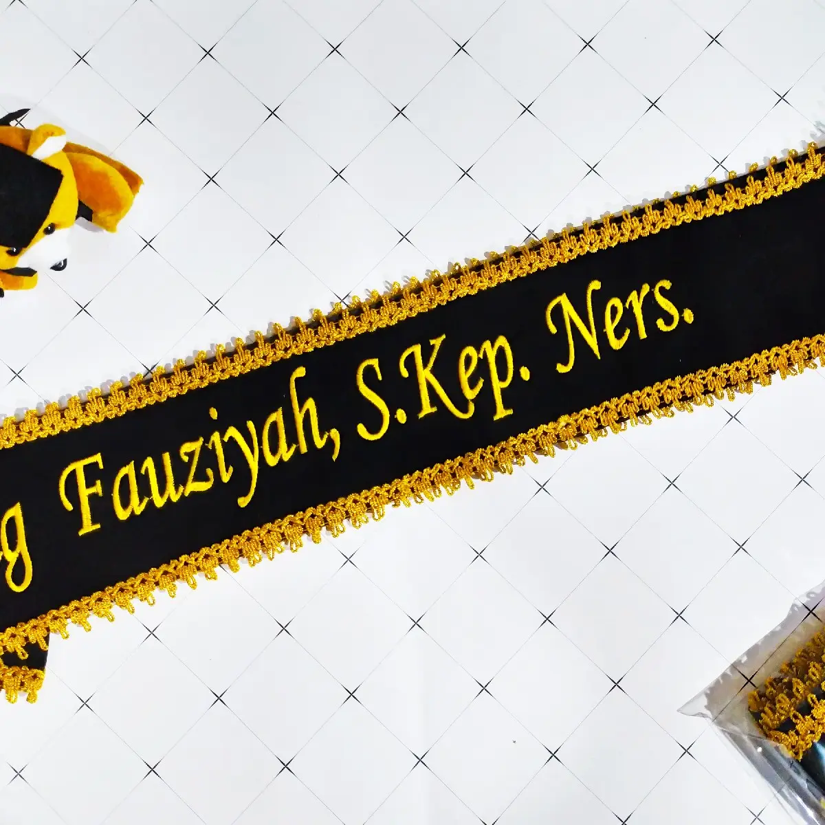 (LANGSUNG KIRIM) Selempang Wisuda Bordir - Renda