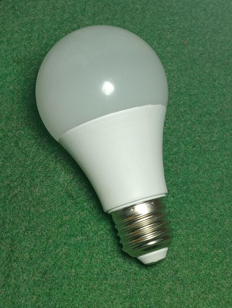 Lampu LED 12W Polosan - Hemat Energi dan Tahan Lama untuk Rumah dan Kantor Lampu LED 12W Polosan - Hemat Energi dan Tahan Lama untuk Rumah dan Kantor