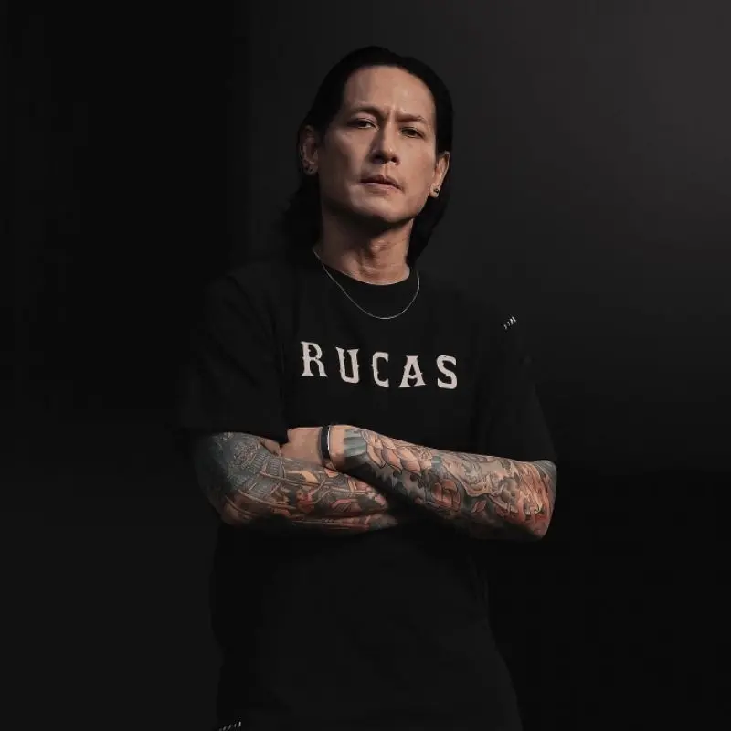 Kaos RUCAS The Initial Hand Stitch Black Tee ~FREE STICKER