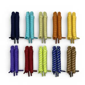 Gantungan Sepatu / Anting Aksesoris Sepatu Wallabee 2PCS