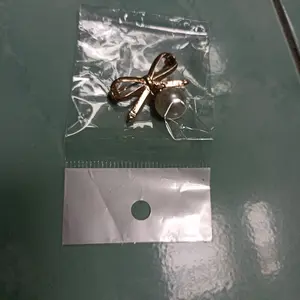 Bros Pakaian Bentuk Geometri Mutiara Bross Elegan Untuk Wanita Blazer Syal Gaun Perhiasan Pita Pearl Gold Silver