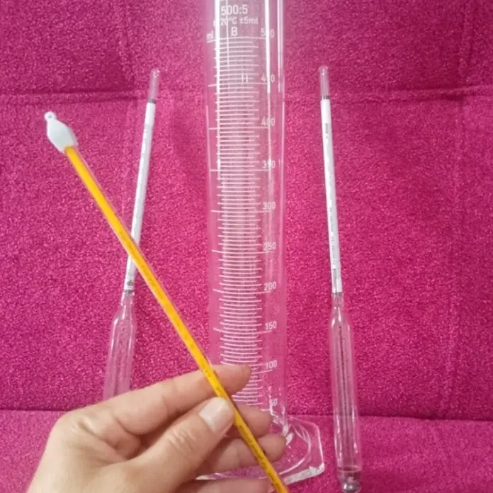 Set 4 Hydrometer Bensin Solar, Thermometer dan Gelar Ukur Duran 500 ml 1