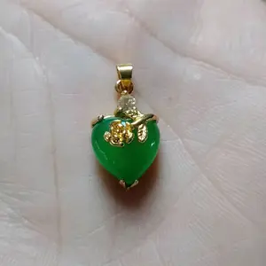 Liontin Hijau Giok sintetis Dimensi 10×16