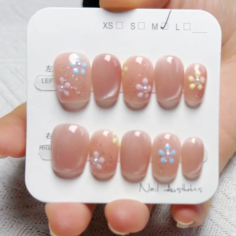 "Hand-made" hand-painted pattern to wear nails, cat's eye color-changing nail art, detachable nail stickers for many times.