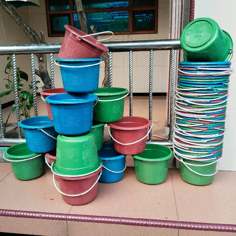 12 Pcs Timba / Ember Plastik Kecil 2250 ml 0