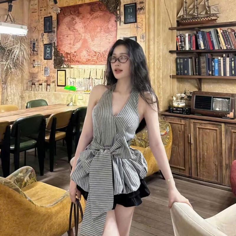 Sét Áo Yếm Kẻ Mix  Dây Thắt Nơ Kèm Chân Váy Tầng Xoè Dễ Thương