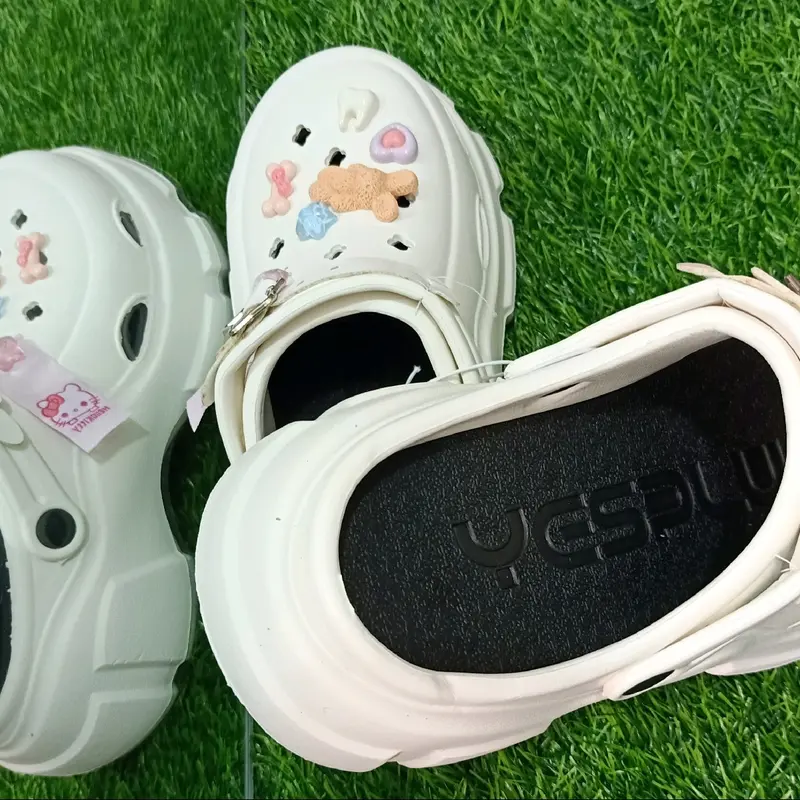 Sendal Baim EVA  Rubber Jibbit Hello Kitty Terbaru Tinggi 8 CM Ready Dua Warna Karet Putih Insol Hitam  Sandal Wanita 7