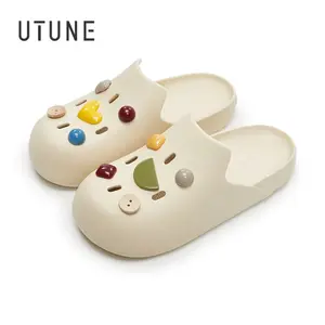 UTUNE Unisex Slippers with Geometric Pattern Sticker – Soft, Thick Sole, Breathable and Lightweight Shoes Wanita Sendal Sandal