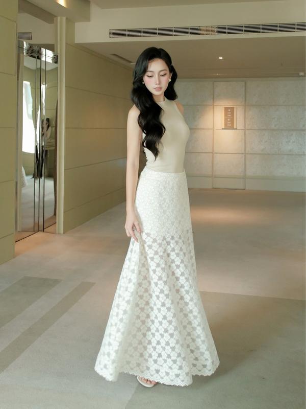 Chân váy đuôi cá dáng dài ren hoa COCOBEBE MOON SKIRT