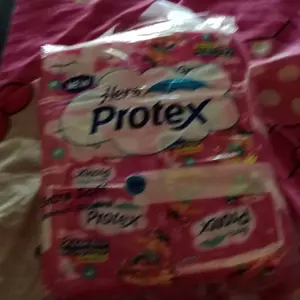 1 Tas (6 pack) HERS PROTEX PINK Maxi 8 Pembalut Wanita non-Wing
