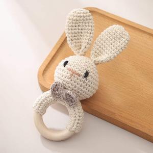 BPA free other baby montessori toy 0-12 months natural beechwood teether crochet hand knitted rabbit baby rattles with wood ring