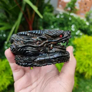 Gelang Akar Bahar Merah Natural Jumbo Full Ukir Naga Kualitas Terbaik untuk Tampilan Elegan