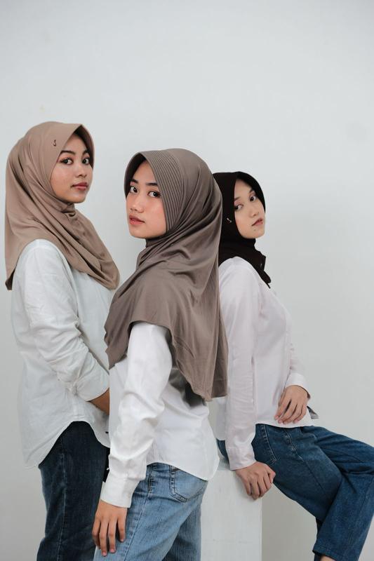 BERGO HAMIDAH SPORT SIZE M JERSY PREMIUM Jilbab Instan Sporty Pad