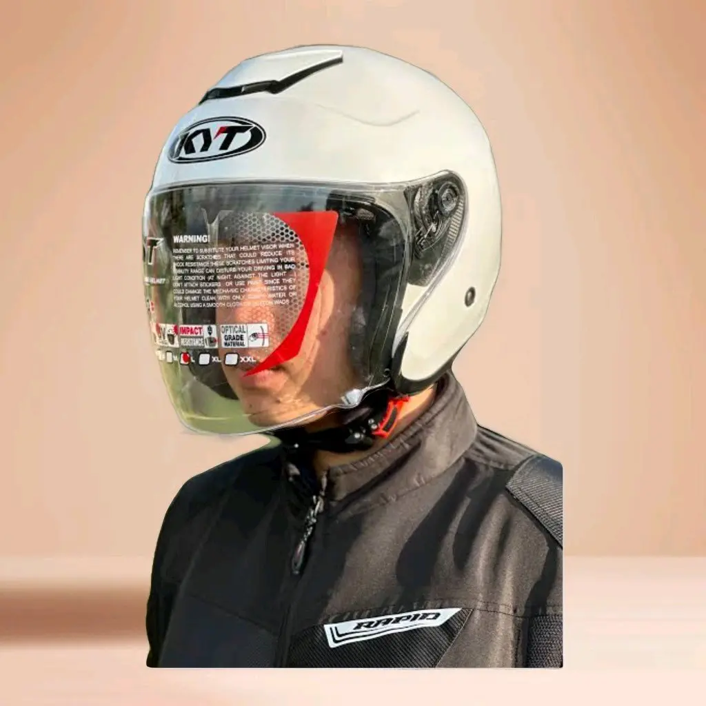 helm mirip k"t kiyoto dewasa .all ukuran cocok untuk sekolah harian. kiyoto