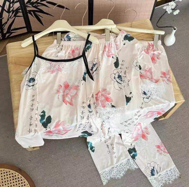 Product Introduction of Piyama wanita empat potong lengan pendek dan lengan panjang Satin Lembut 6