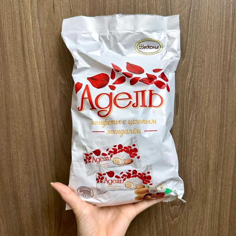  Kẹo socola Adele nhân kem hạnh nhân phủ dừa  500g 