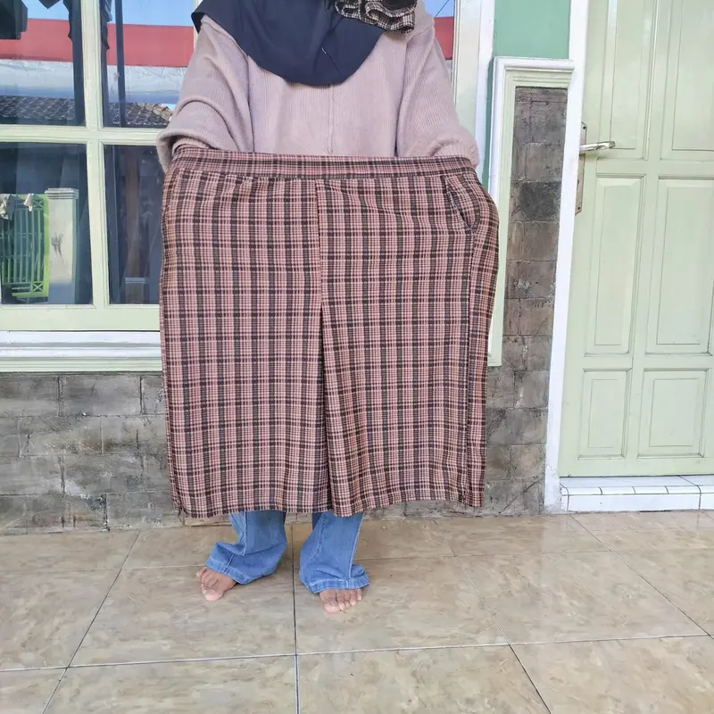 XXXL kulot pendek jumbo motif kotak jacquard pinggang full karet celana harian wanita Kantong Melar Santai Shorts 4