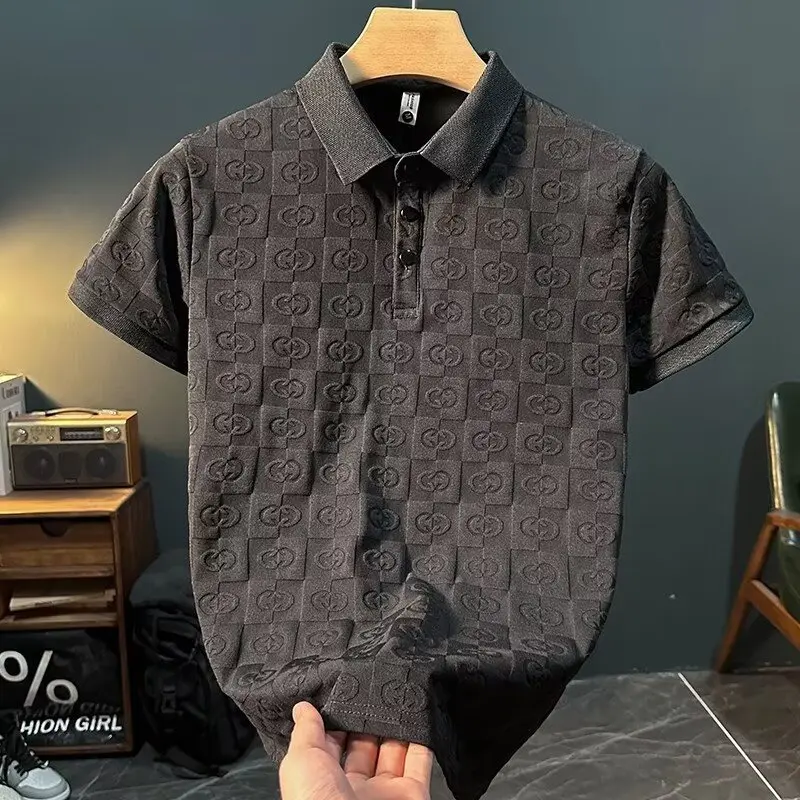 Kaos Polo Pria Lengan Panjang Berkerah Model Putih dengan Cetakan Jelas dan Pola Tiga Dimensi - Casual, Bordir