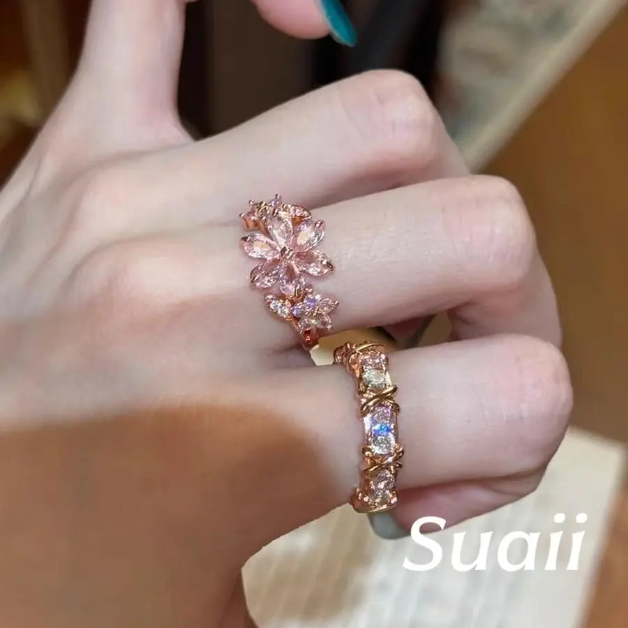 [Suaii] Cincin bermotif bunga dengan aksen berlian nyaman dipakai di jari telunjuk E363